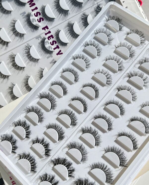 Wynkkbeauty 20pair Lash Tray - Miss Fiesty