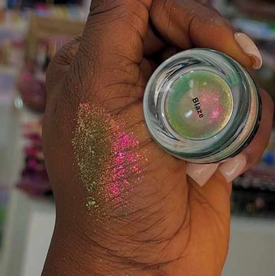 Yglam Pigments