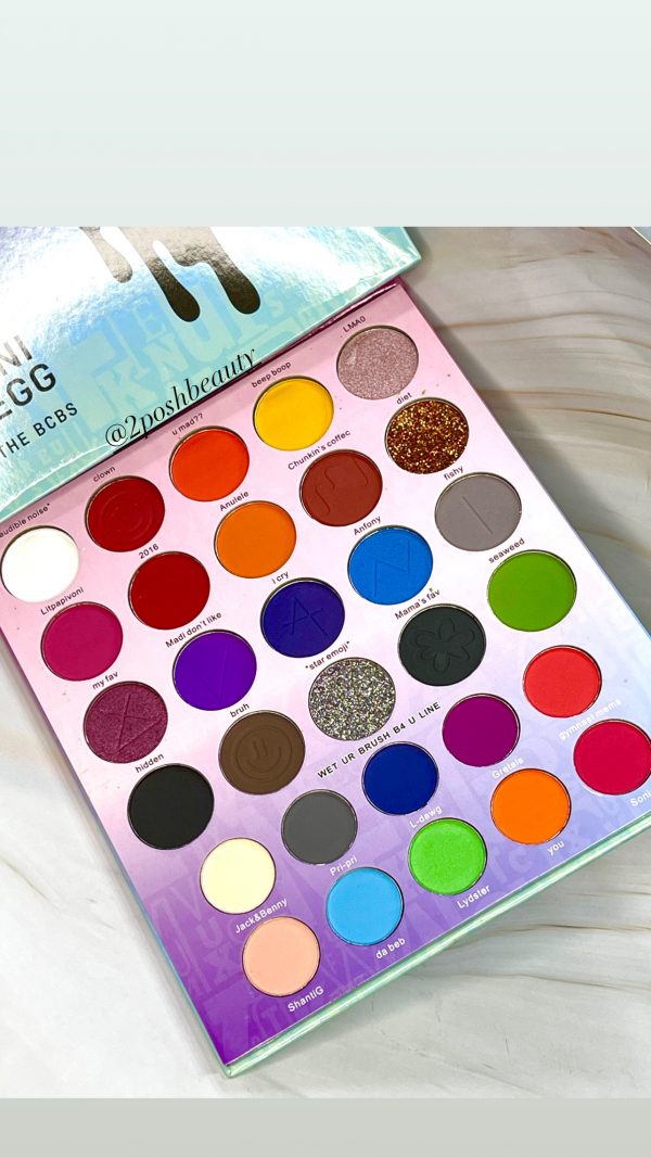 Avani Gregg 30 Colour Eyeshadow Palette