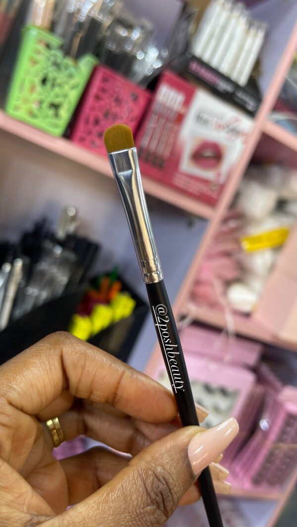 KB Round Tip Brow Brush