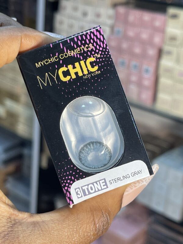 Chic Contact Lens