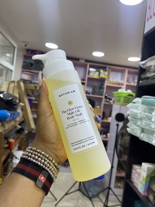 NATURIUM - THE GLOW GETTER MULTI-OIL HYDRATING BODY WASH