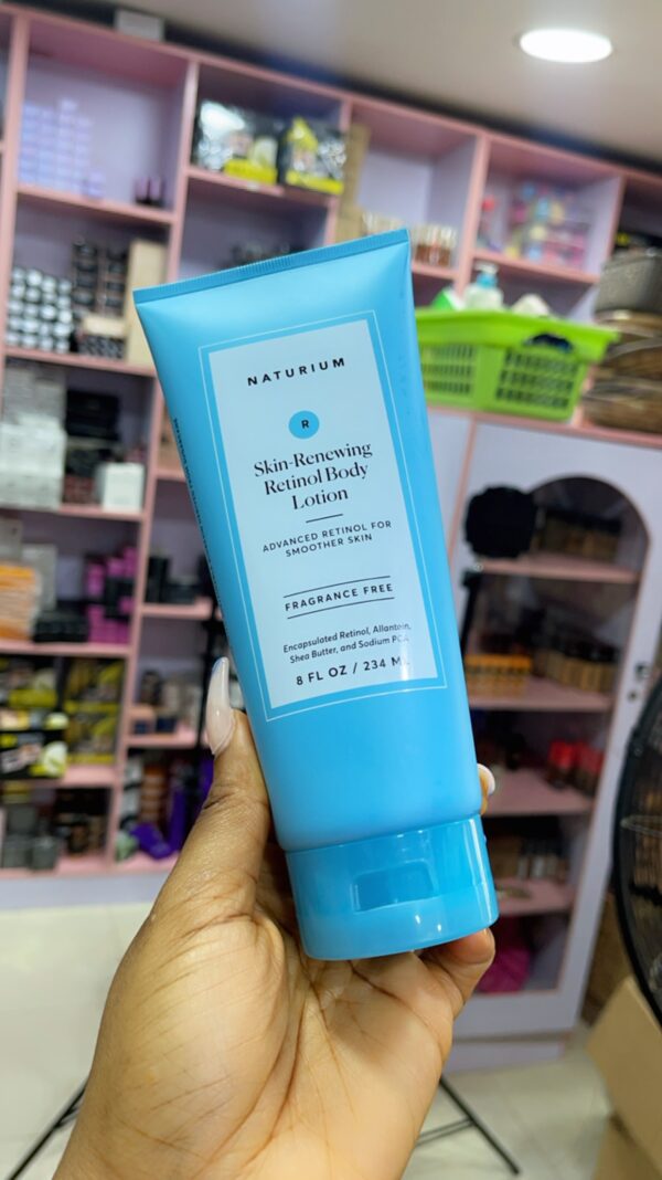 NATURIUM - SKIN-RENEWING RETINOL BODY LOTION