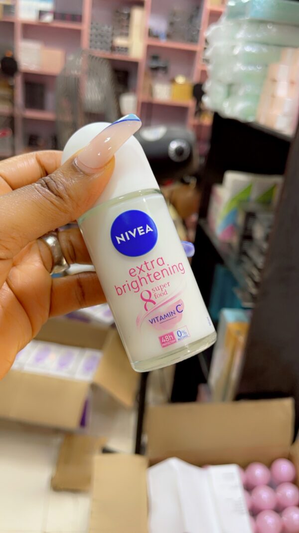 Nivea Extra Brightening Deodorant Roll On - 50ml