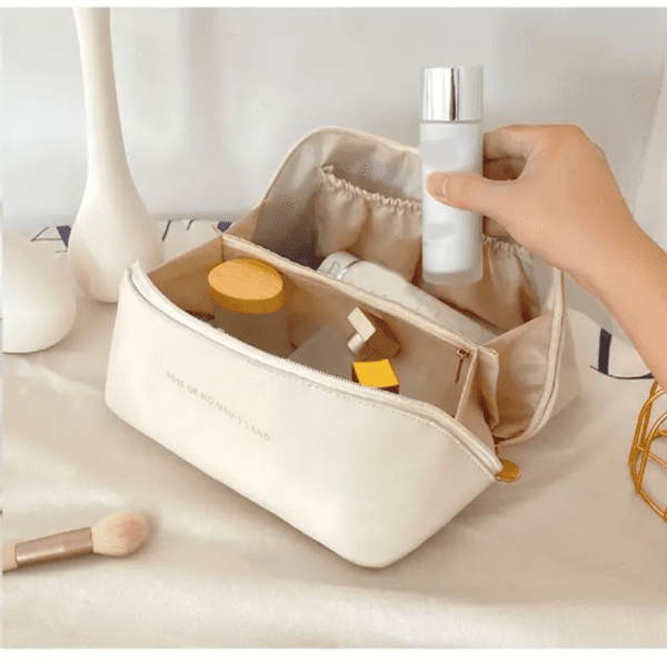 Large Capacity Cosmetics/Makeup Bag/Purse