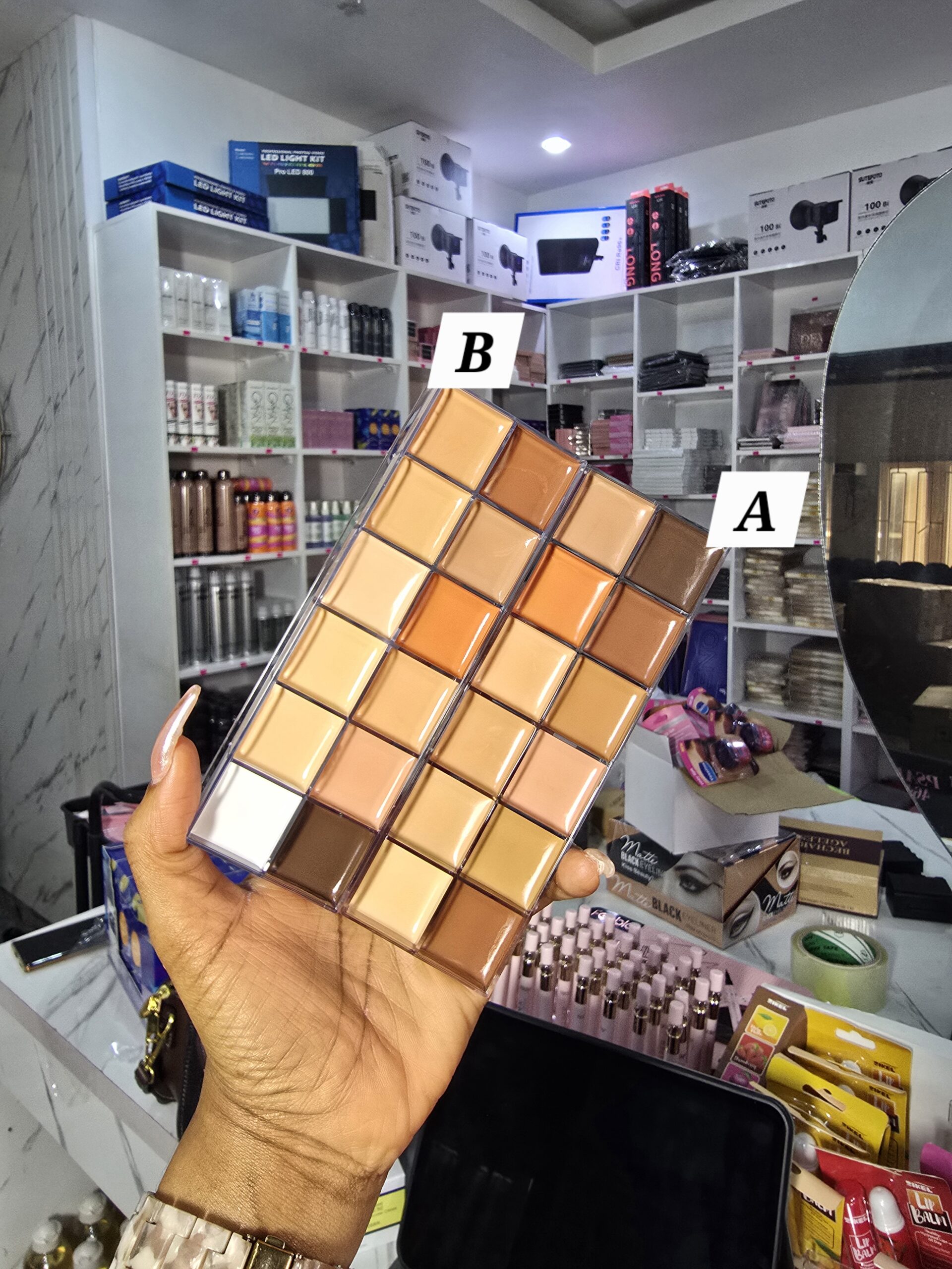 Velvet stay concealer palette Velvet Stay 12Color Concealer Palette - Image 1